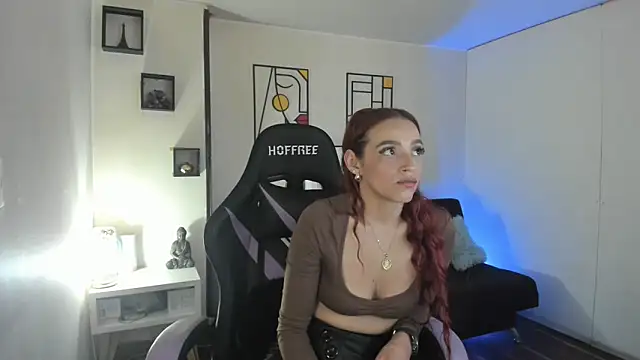 Snapshot of kay_marie chatting on October 5, 8:40 pm kay marie online show from October 5, 8:40 pm