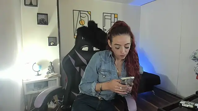 Snapshot of kay_marie chatting on October 11, 7:12 pm kay marie online show from October 11, 7:12 pm