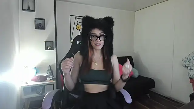 Snapshot of kay_marie chatting on October 19, 9:26 pm kay marie online show from October 19, 9:26 pm