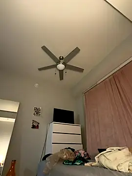 TilaTotti online show from November 25, 3:39 am