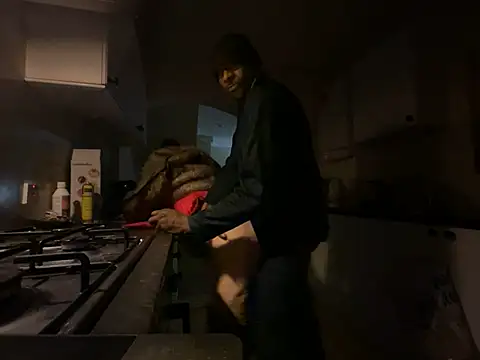 Snapshot of CuzzyB69 chatting on January 11, 10:51 pm CuzzyB69 online show from January 11, 10:51 pm