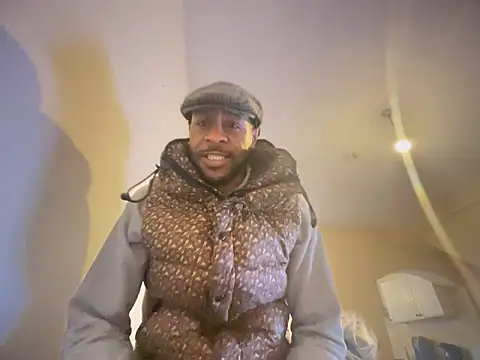 Snapshot of CuzzyB69 chatting on March 11, 12:50 pm CuzzyB69 online show from March 11, 12:50 pm