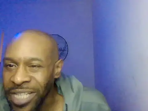 Snapshot of CuzzyB69 chatting on November 27, 8:00 pm CuzzyB69 online show from November 27, 8:00 pm