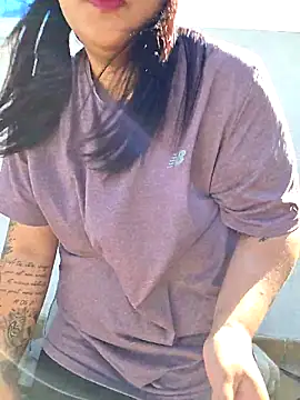 Snapshot of johanna974x chatting on April 5, 2:58 pm johanna974x online show from April 5, 2:58 pm