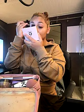 Emiily W online show from January 7, 10:18 am