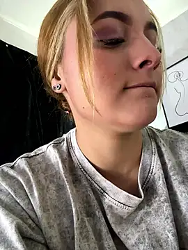 Emiily W online show from January 8, 1:13 pm