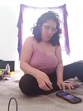 Snapshot of johannasexy97 chatting on December 19, 6:12 pm johannasexy97 online show from December 19, 6:12 pm