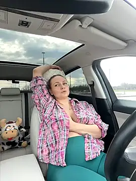 Bondgirl 013 online show from January 24, 9:28 am