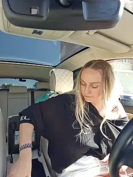 Bondgirl 013 online show from October 4, 9:07 am