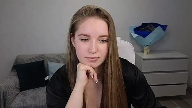 EvaMaddison online show from January 1, 12:00 pm