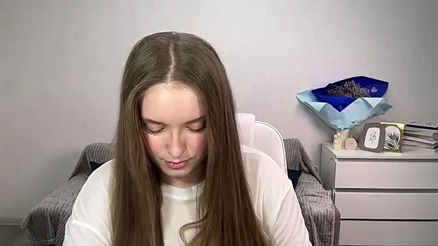 EvaMaddison online show from November 24, 6:18 pm