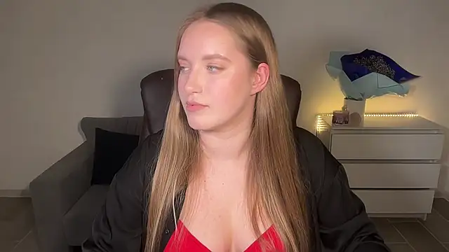 Snapshot of EvaMaddison chatting on July 5, 9:44 pm EvaMaddison online show from July 5, 9:44 pm