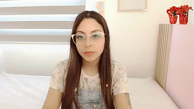 Snapshot of Elen__Sweet chatting on March 6, 8:27 pm Elen  Sweet online show from March 6, 8:27 pm