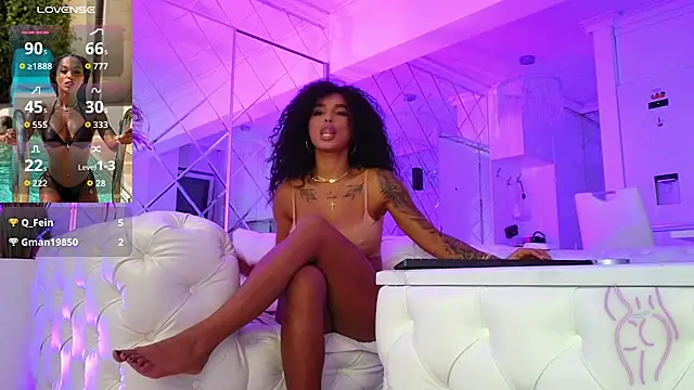 Snapshot of KimiBrown chatting on November 18, 11:03 am KimiBrown online show from November 18, 11:03 am