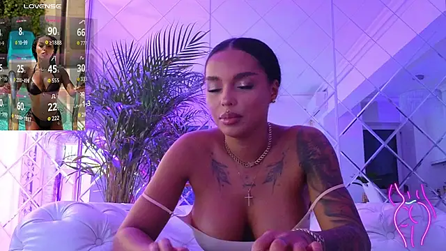 Snapshot of KimiBrown chatting on November 27, 1:24 pm KimiBrown online show from November 27, 1:24 pm