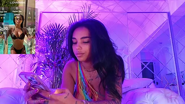 Snapshot of KimiBrown chatting on December 4, 9:51 am KimiBrown online show from December 4, 9:51 am