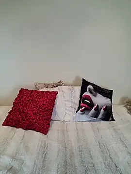 AureliaDoux online show from March 3, 3:42 pm