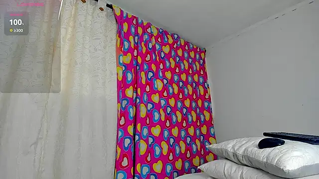 caroline tovar online show from March 13, 9:26 pm