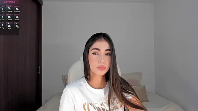 Snapshot of RebeccaBaxter chatting on January 28, 12:05 am RebeccaBaxter online show from January 28, 12:05 am