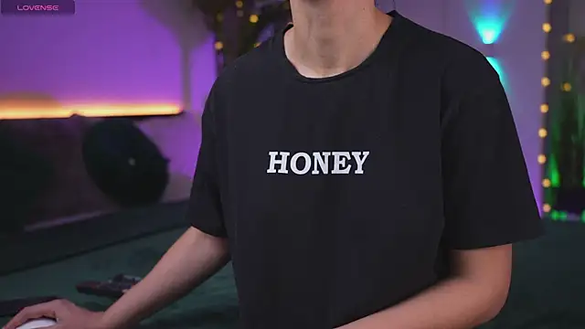 Lorettelorena online show from November 10, 7:57 pm