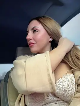 Kalli Fornia online show from November 8, 8:25 am