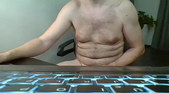 Snapshot of Horney_boy86 chatting on December 7, 9:11 pm Horney boy86 online show from December 7, 9:11 pm