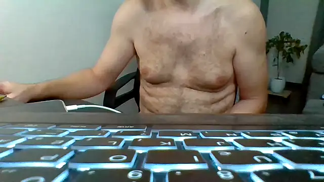 Snapshot of Horney_boy86 chatting on September 17, 10:44 pm Horney boy86 online show from September 17, 10:44 pm