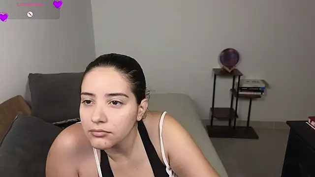 Snapshot of blue__moon_ chatting on February 24, 3:37 am blue moon online show from February 24, 3:37 am