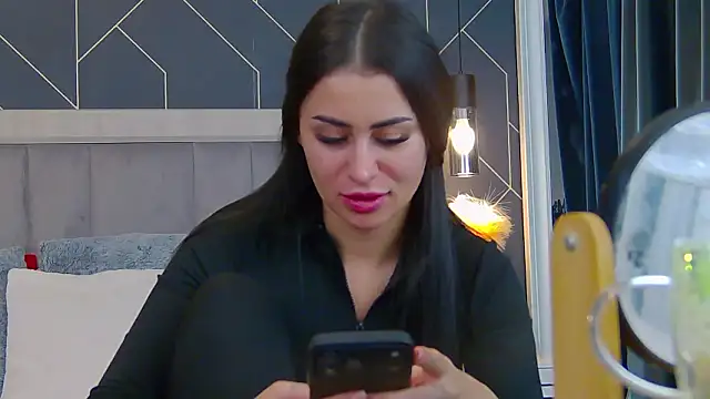 EmyLaveau online show from February 4, 6:08 am