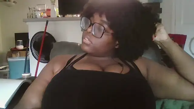 MissCC99 online show from October 6, 5:32 pm