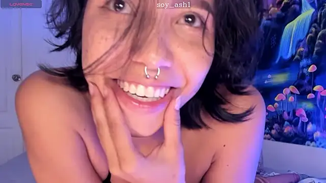 Snapshot of Ashlleycam_ chatting on December 31, 6:59 am Ashlleycam online show from December 31, 6:59 am