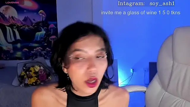 Snapshot of Ashlleycam_ chatting on February 15, 2:26 am Ashlleycam online show from February 15, 2:26 am