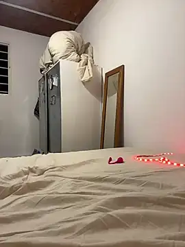 indierotic online show from December 30, 4:09 am