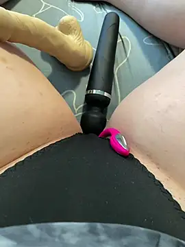 Snapshot of katcclovea chatting on January 16, 5:33 am katcclovea online show from January 16, 5:33 am