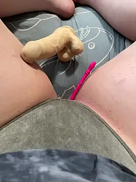 Snapshot of katcclovea chatting on February 6, 5:01 am katcclovea online show from February 6, 5:01 am