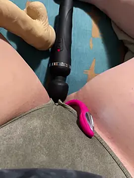 katcclovea online show from March 31, 5:57 pm