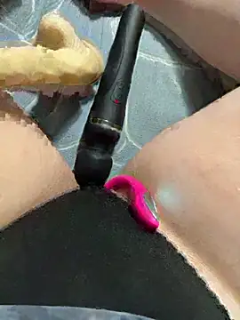 katcclovea online show from April 12, 5:40 pm