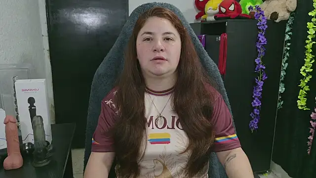 Snapshot of ann_bronw chatting on July 7, 11:14 am ann bronw online show from July 7, 11:14 am
