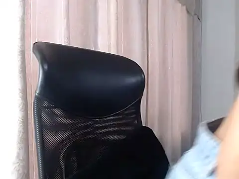 SavannaEvans001 online show from April 13, 10:26 pm