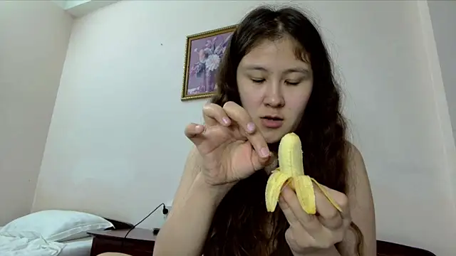 Riz girl online show from June 3, 4:45 pm