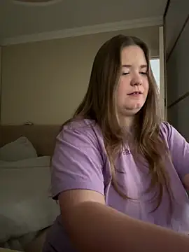 Snapshot of remirann_ chatting on December 14, 10:24 am remirann  online show from December 14, 10:24 am