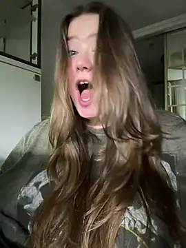 Snapshot of remirann_ chatting on December 19, 7:51 pm remirann  online show from December 19, 7:51 pm