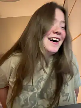 Snapshot of remirann_ chatting on January 10, 11:22 am remirann  online show from January 10, 11:22 am