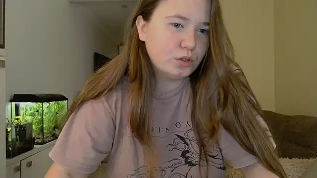 Snapshot of remirann_ chatting on February 1, 7:26 am remirann  online show from February 1, 7:26 am