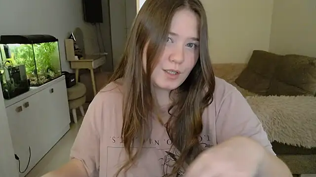 Snapshot of remirann_ chatting on February 1, 10:26 am remirann  online show from February 1, 10:26 am