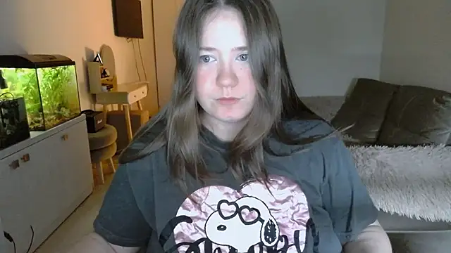 Snapshot of remirann_ chatting on February 11, 4:02 pm remirann  online show from February 11, 4:02 pm