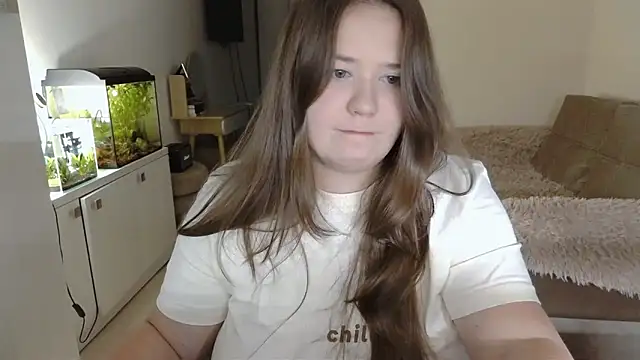 Snapshot of remirann_ chatting on February 25, 5:36 pm remirann  online show from February 25, 5:36 pm