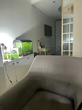 Snapshot of remirann_ chatting on February 26, 5:28 pm remirann  online show from February 26, 5:28 pm