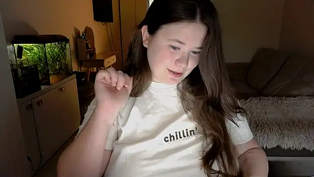 Snapshot of remirann_ chatting on March 2, 7:43 am remirann  online show from March 2, 7:43 am