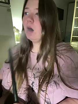 Snapshot of remirann_ chatting on March 16, 6:34 pm remirann  online show from March 16, 6:34 pm